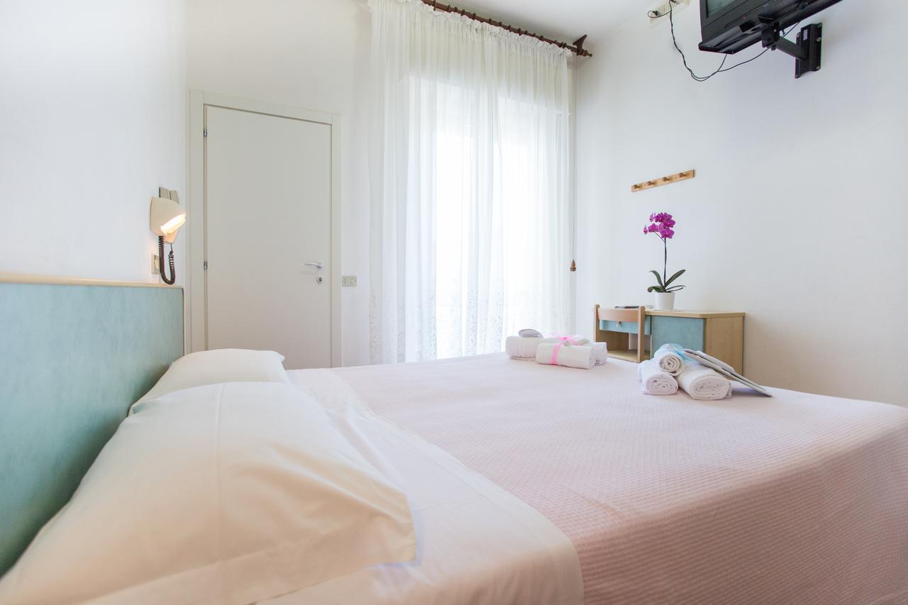רימיני Hotel Villa Vera מראה חיצוני תמונה