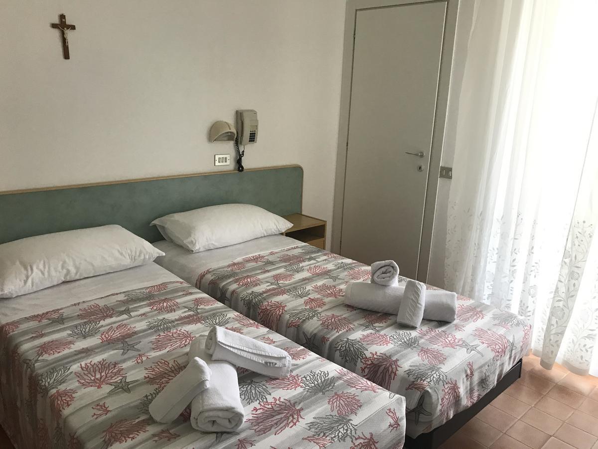 רימיני Hotel Villa Vera מראה חיצוני תמונה